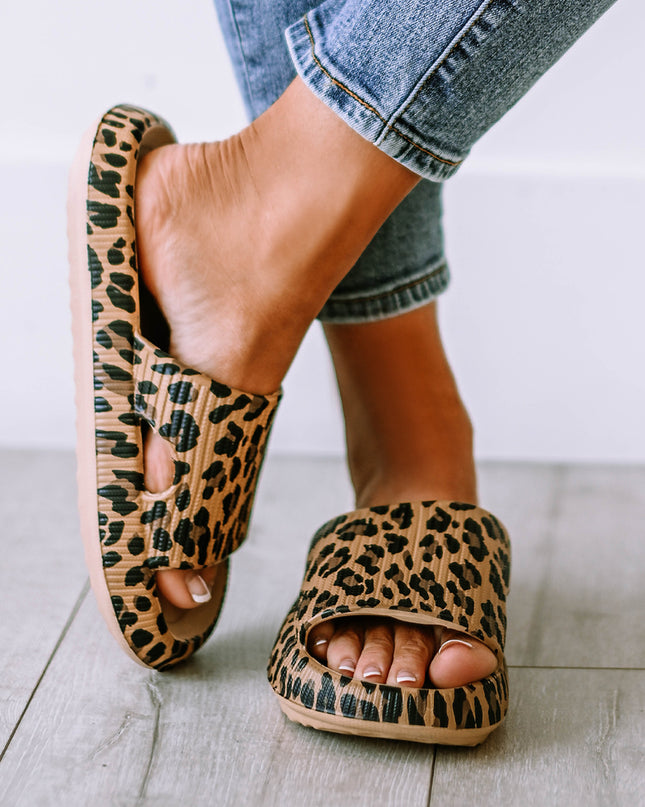 Leopard Print Thick Sole Slip On Slippers