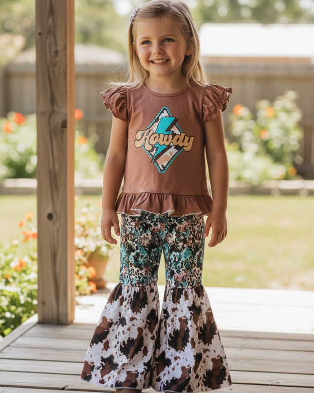 Howdy" Bolt printed top & multi-printed bell bottoms. GSPO102312-amy