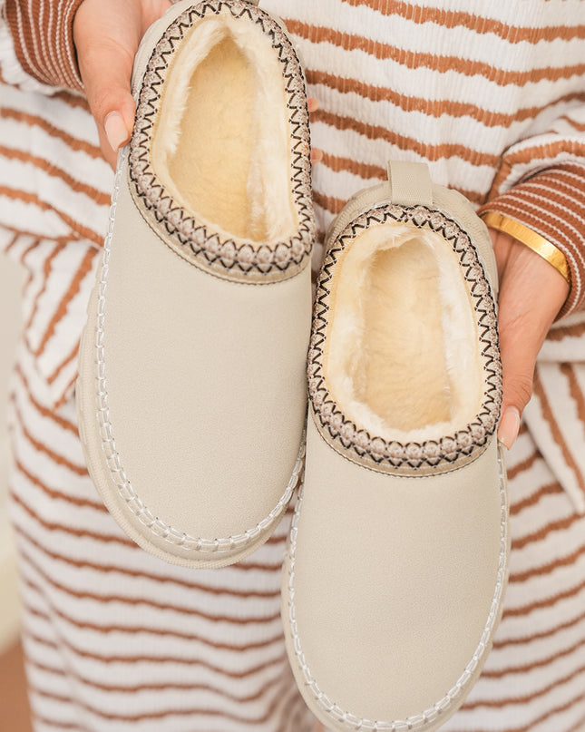 White Contrast Stitch Detail Faux Suede PU Patchwork Plush Winter Clog Slippers