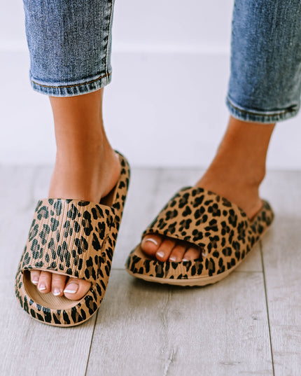 Leopard Print Thick Sole Slip On Slippers