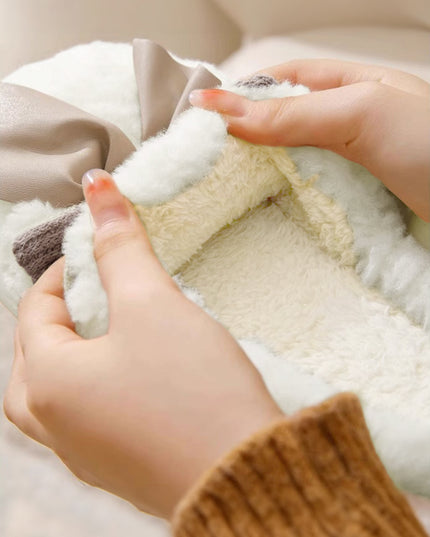 White Contrast Bowknot Applique Plush Winter Slippers (Colors May Differ by Batch)