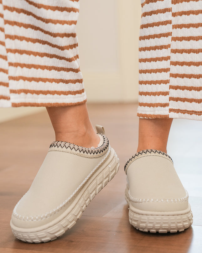 White Contrast Stitch Detail Faux Suede PU Patchwork Plush Winter Clog Slippers