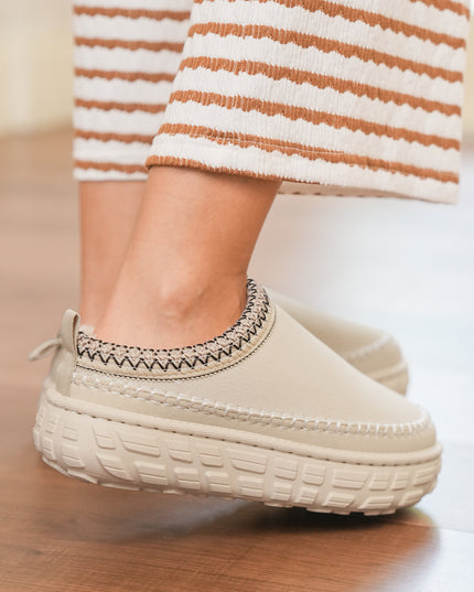 White Contrast Stitch Detail Faux Suede PU Patchwork Plush Winter Clog Slippers