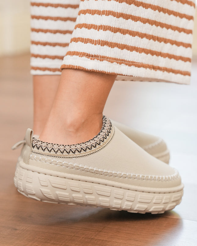 White Contrast Stitch Detail Faux Suede PU Patchwork Plush Winter Clog Slippers